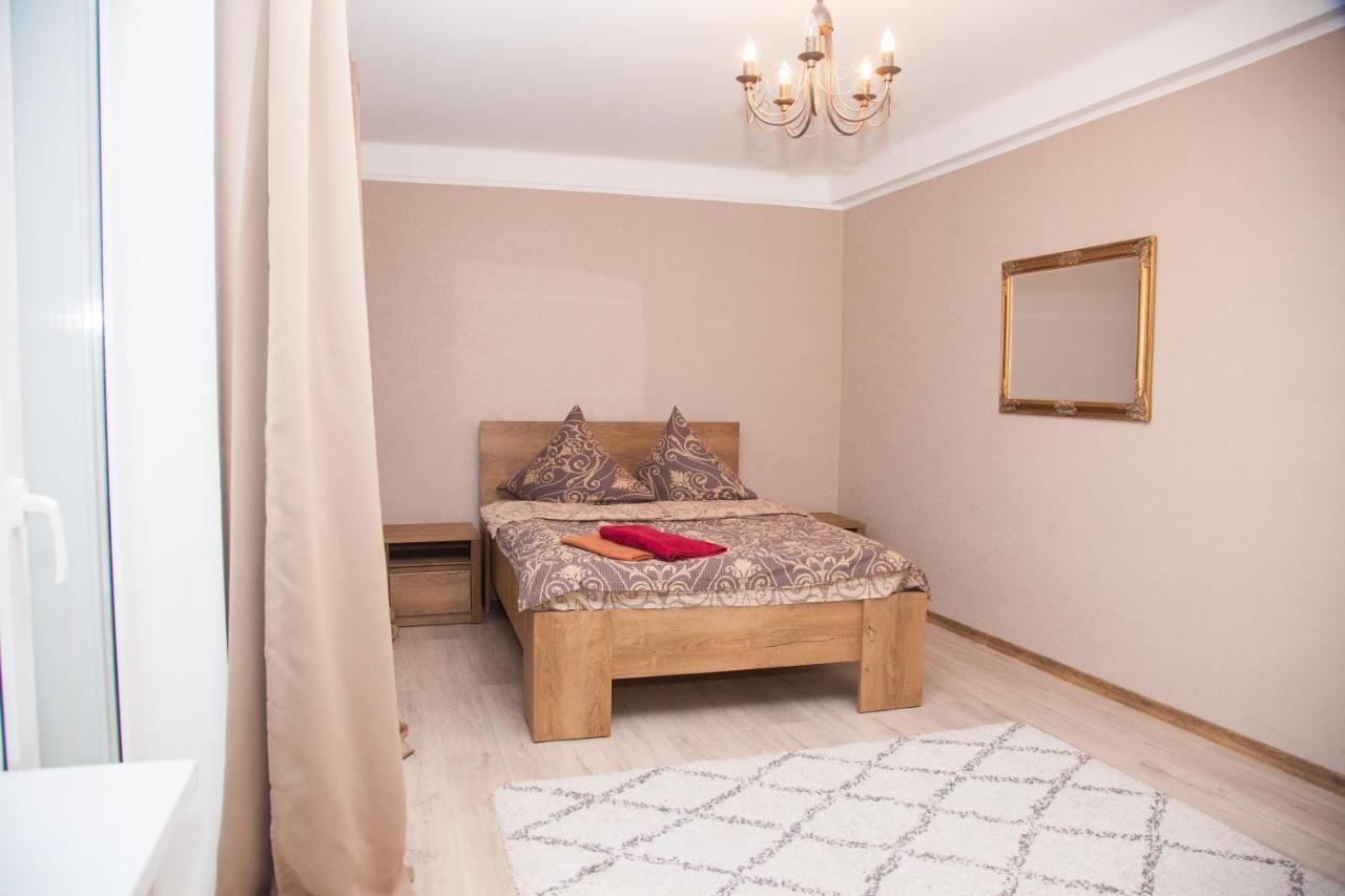 2 Rooms Luxury Apartment On Shkilna 34 Street Zaporizhia Eksteriør billede